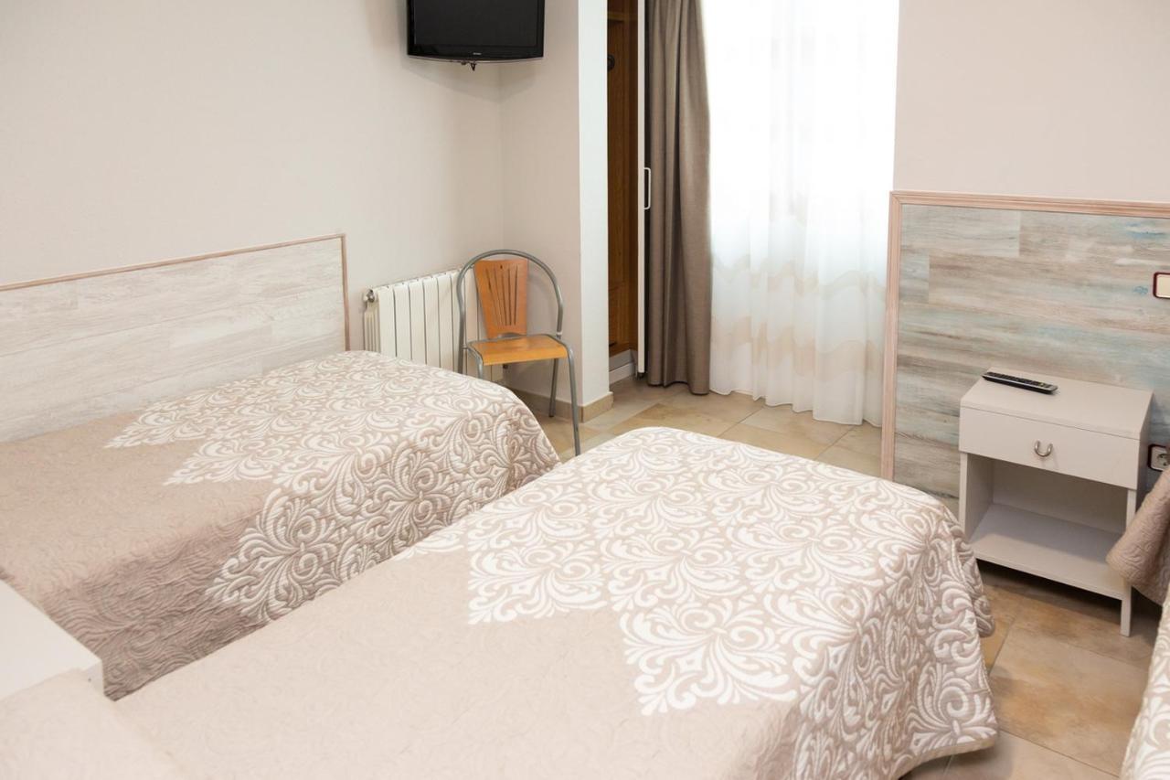 Hostal Viky Мадрид Екстериор снимка