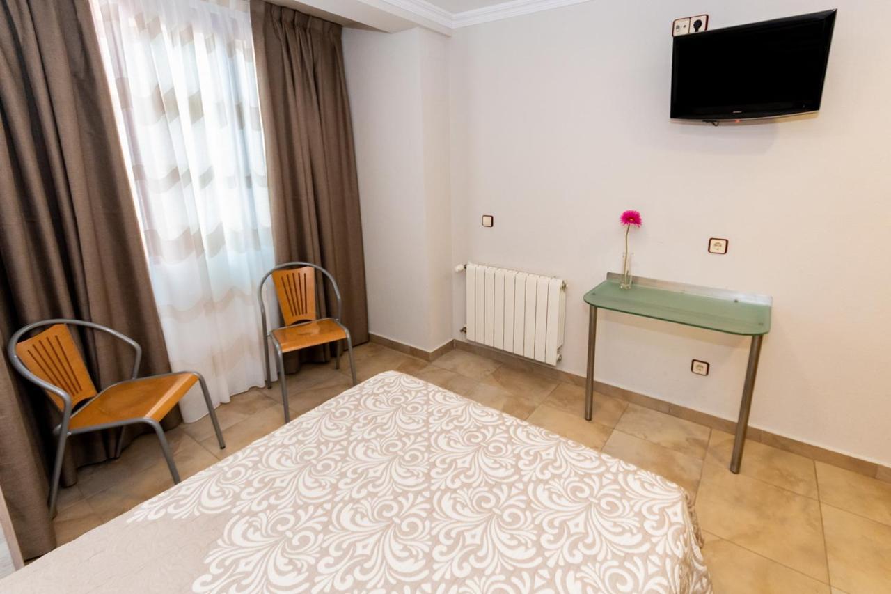Hostal Viky Мадрид Екстериор снимка