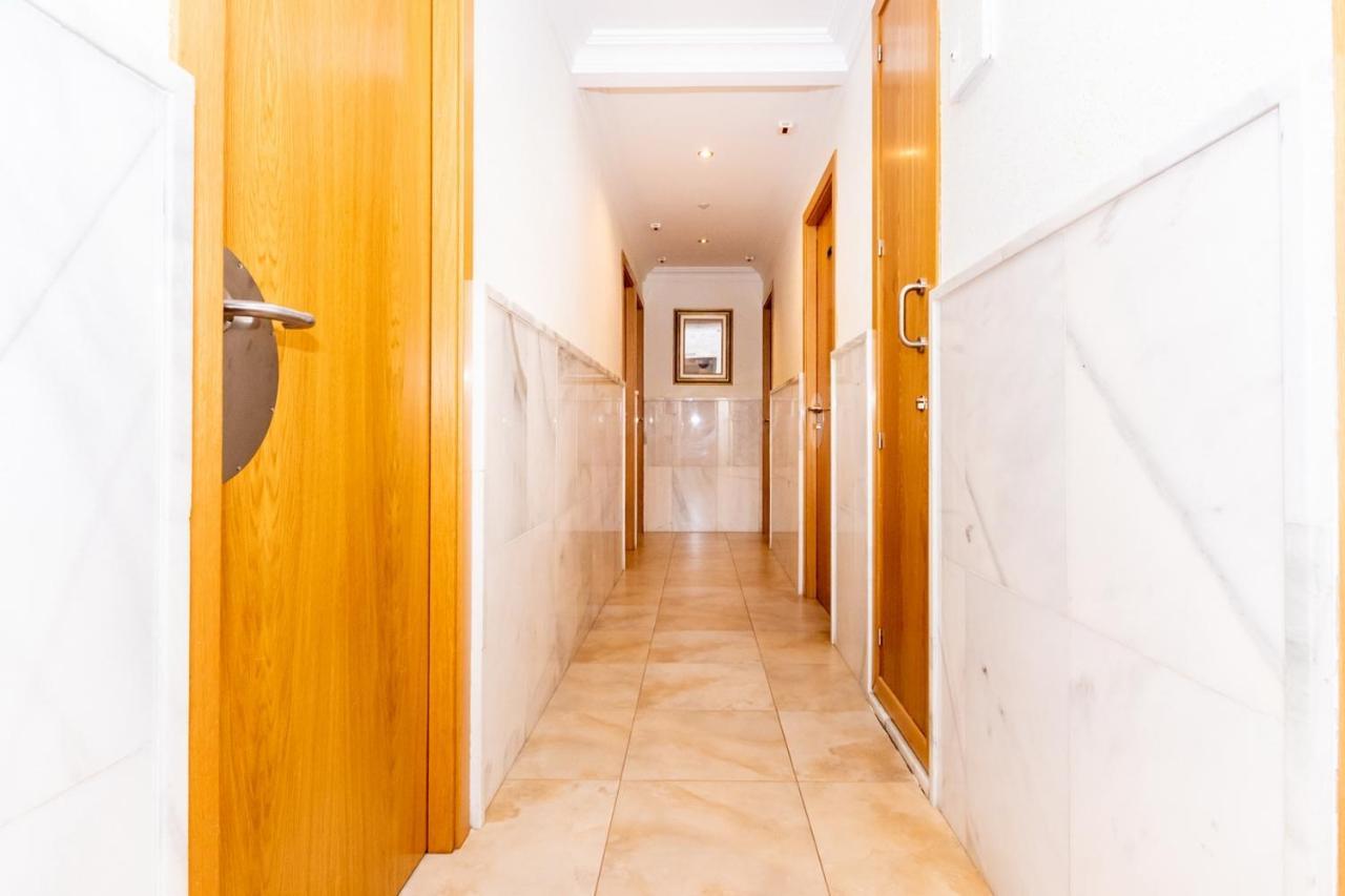 Hostal Viky Мадрид Екстериор снимка