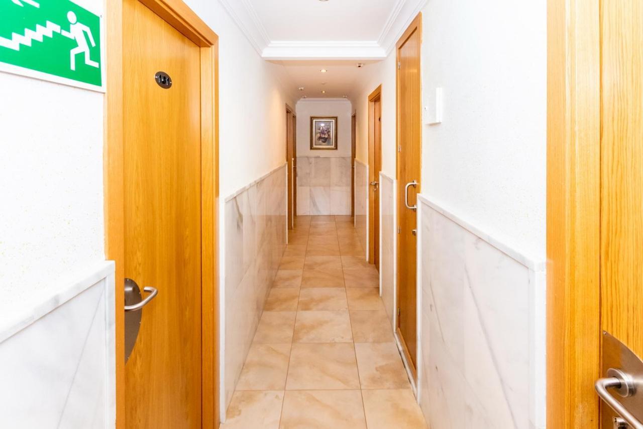 Hostal Viky Мадрид Екстериор снимка