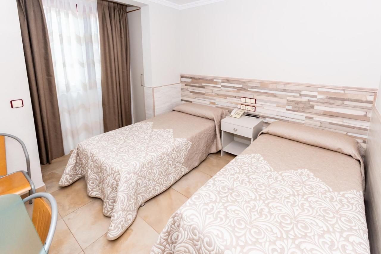 Hostal Viky Мадрид Екстериор снимка