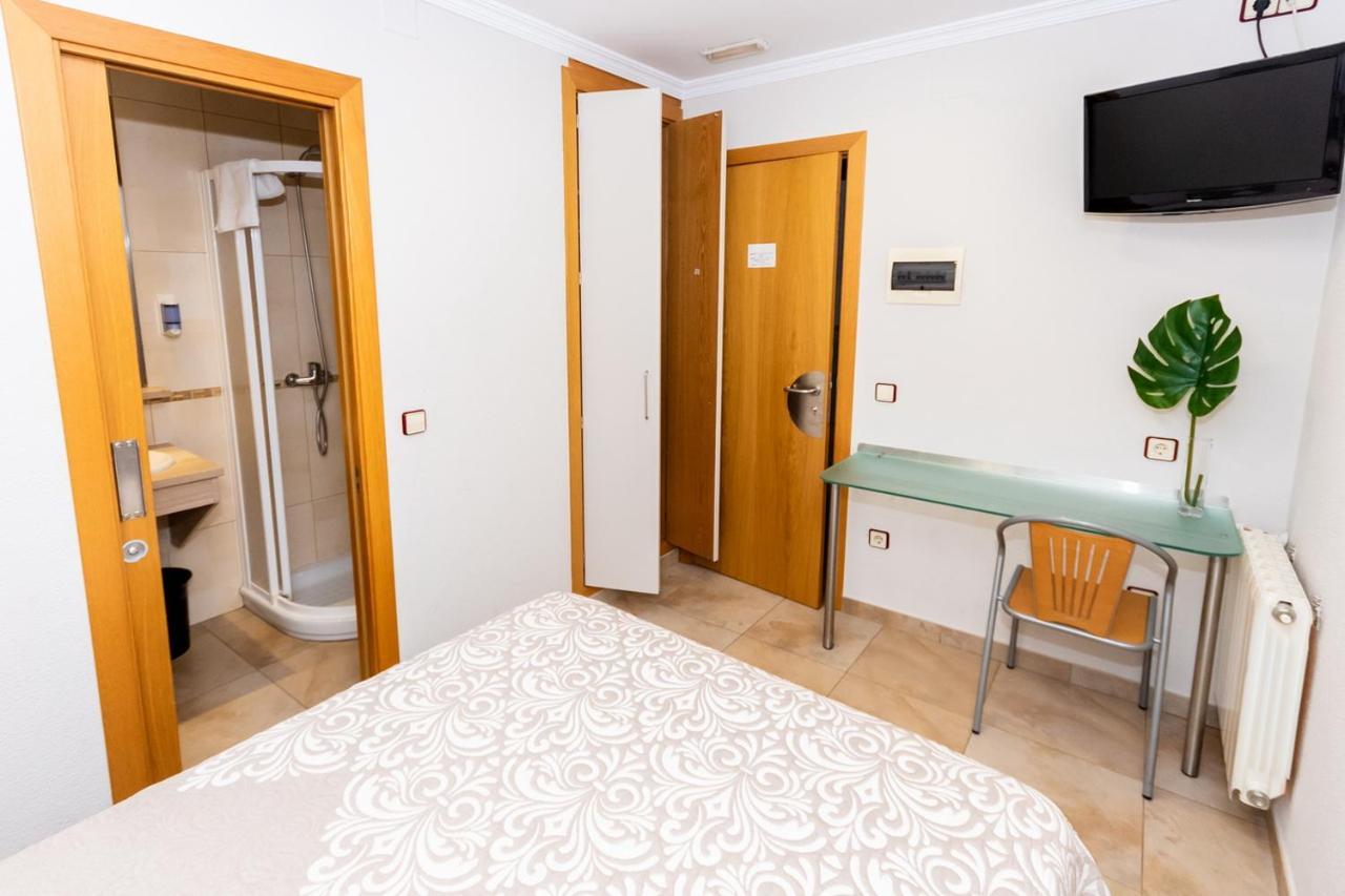 Hostal Viky Мадрид Екстериор снимка