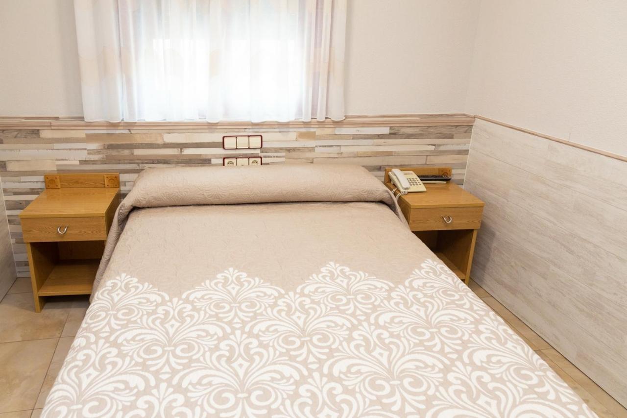 Hostal Viky Мадрид Екстериор снимка
