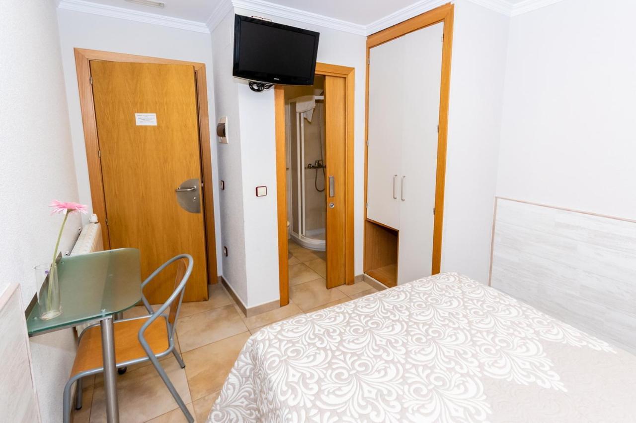 Hostal Viky Мадрид Екстериор снимка