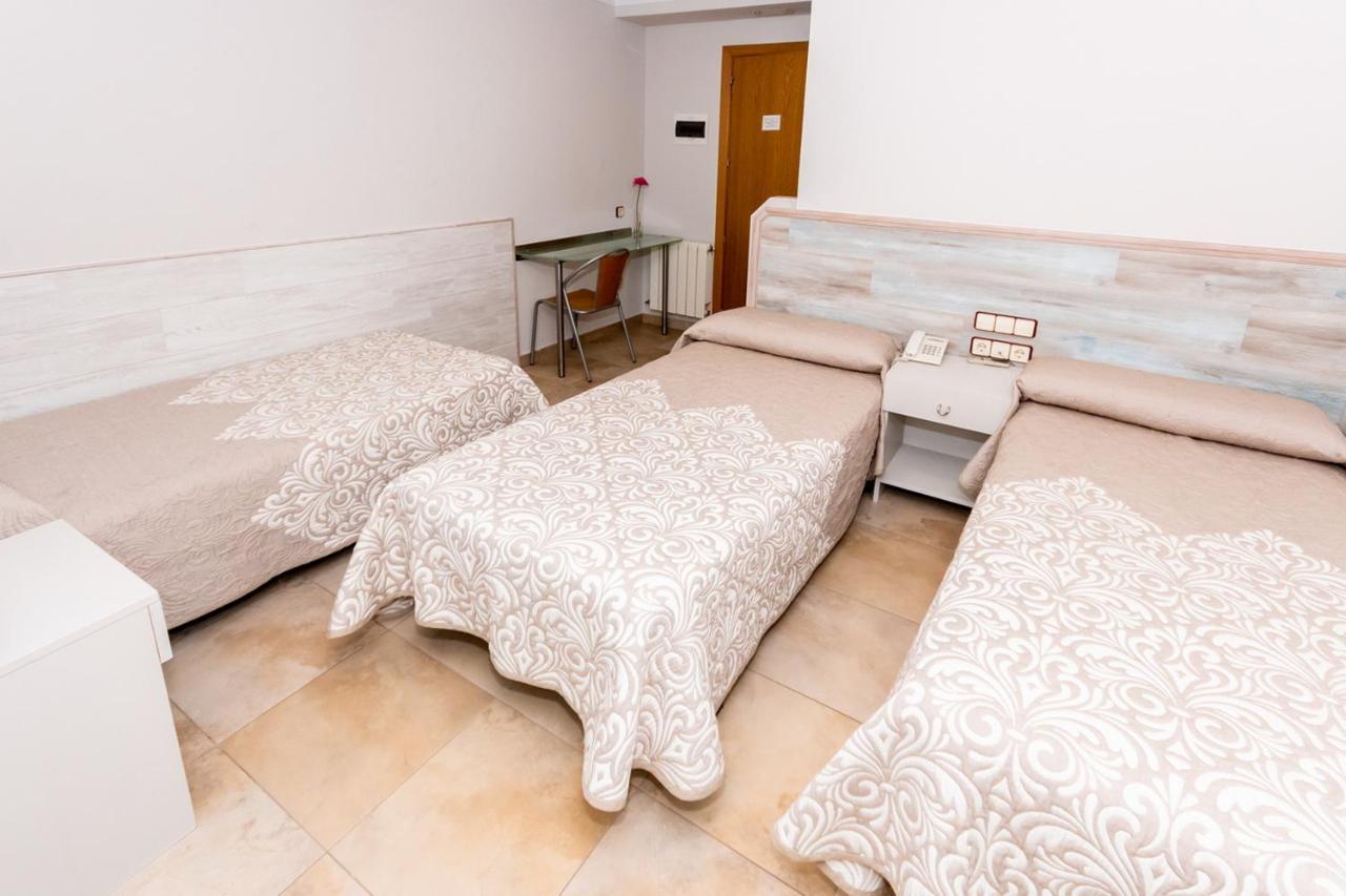 Hostal Viky Мадрид Екстериор снимка