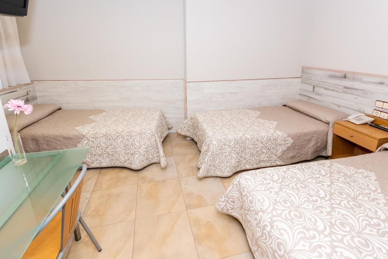 Hostal Viky Мадрид Екстериор снимка