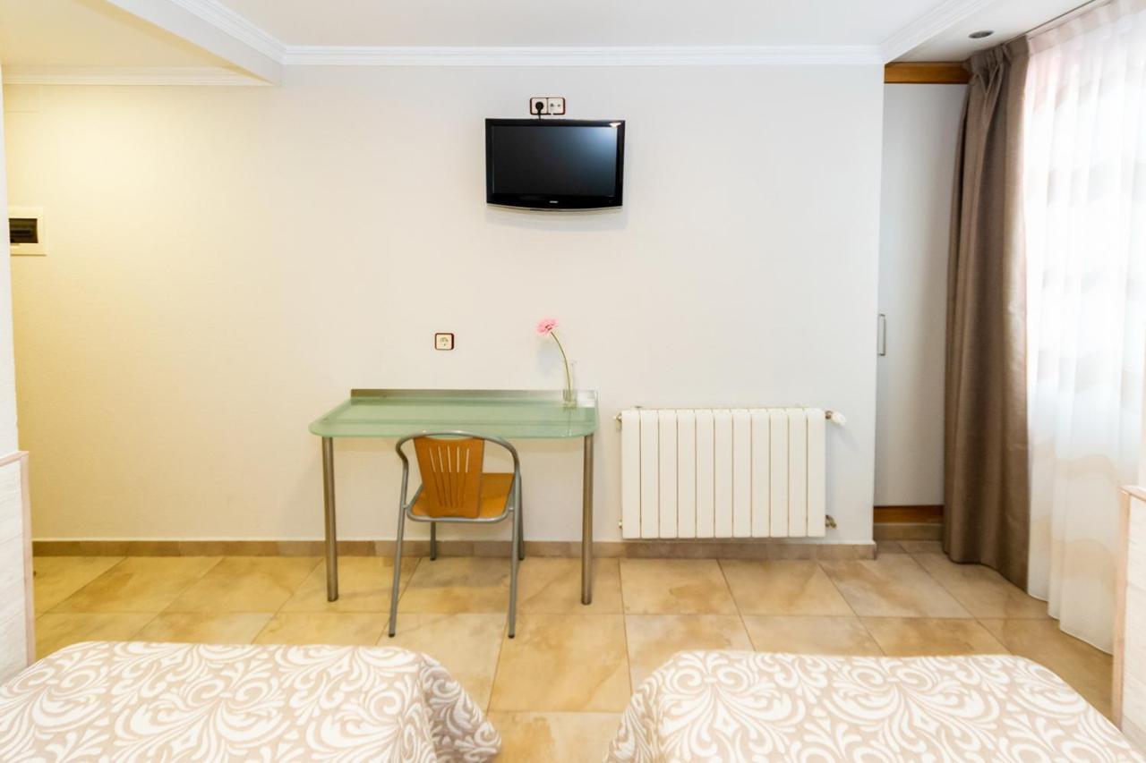 Hostal Viky Мадрид Екстериор снимка