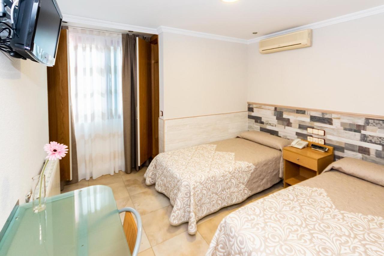Hostal Viky Мадрид Екстериор снимка