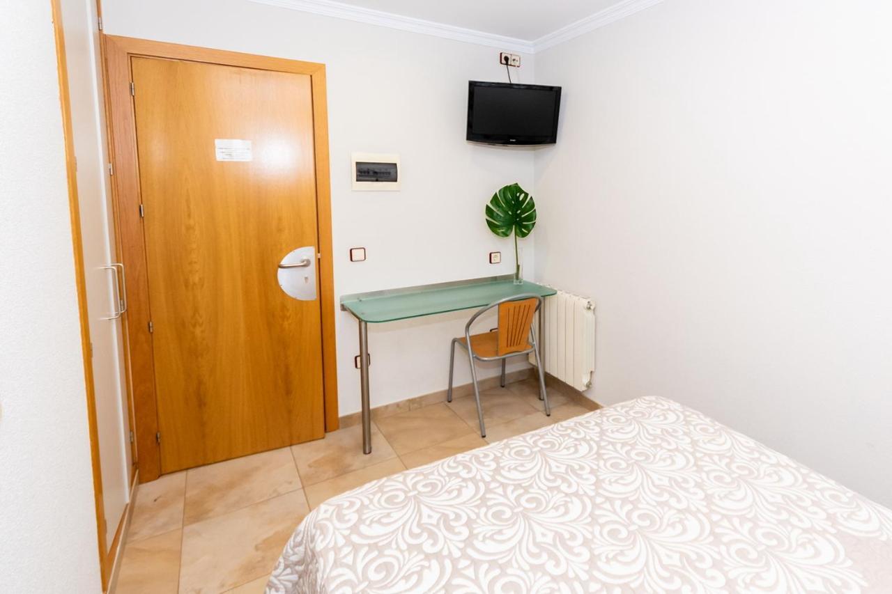Hostal Viky Мадрид Екстериор снимка