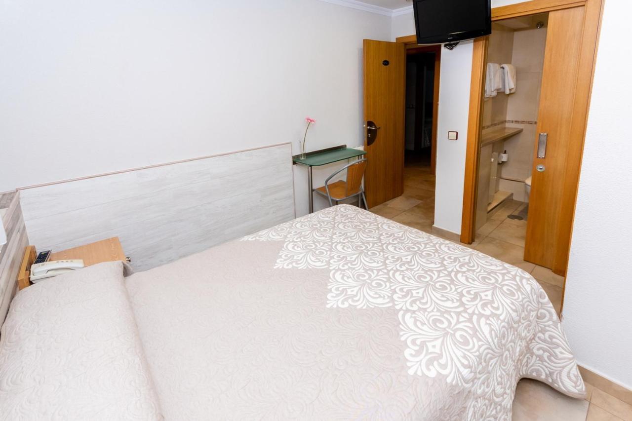 Hostal Viky Мадрид Екстериор снимка