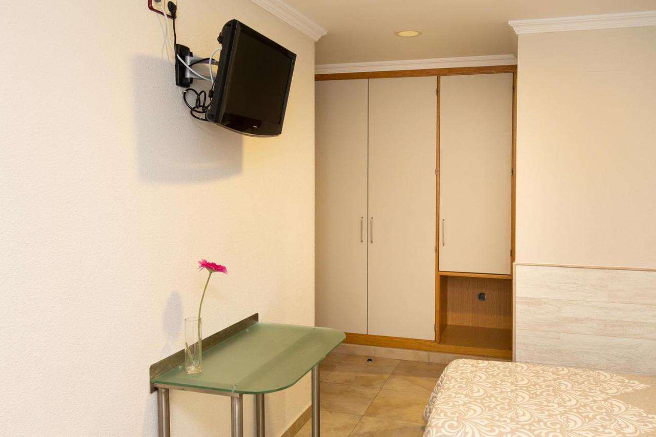 Hostal Viky Мадрид Екстериор снимка