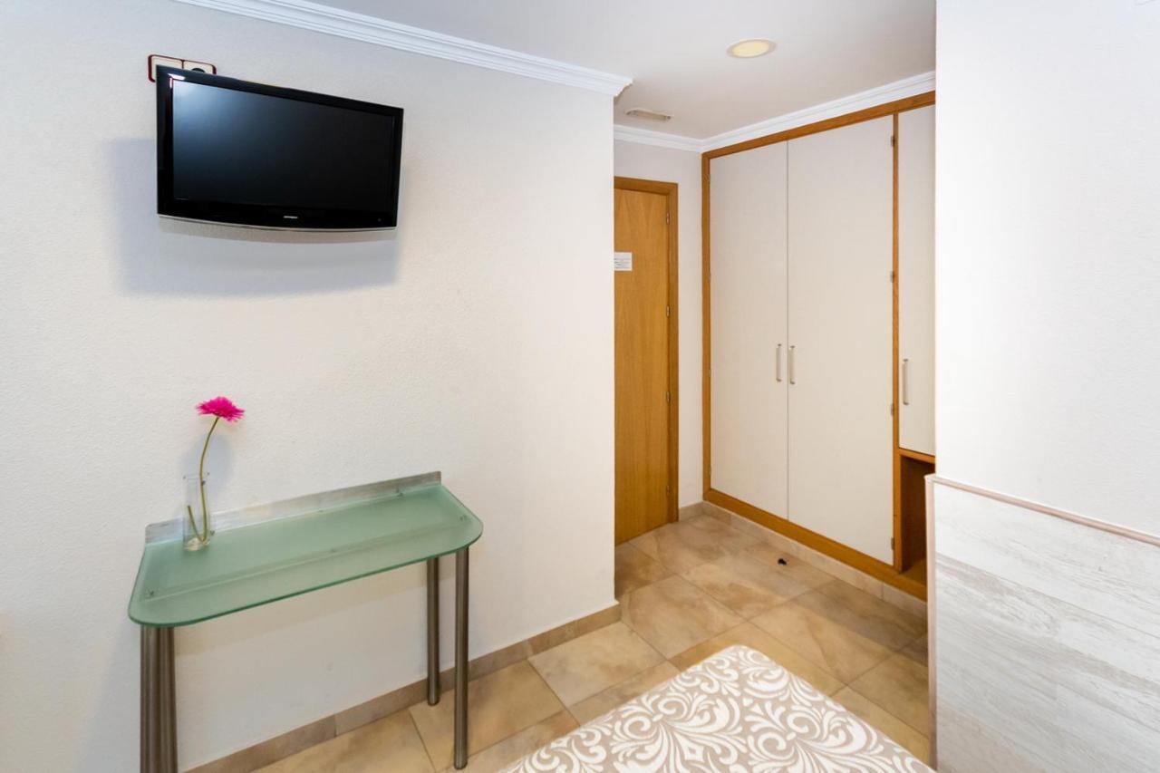 Hostal Viky Мадрид Екстериор снимка
