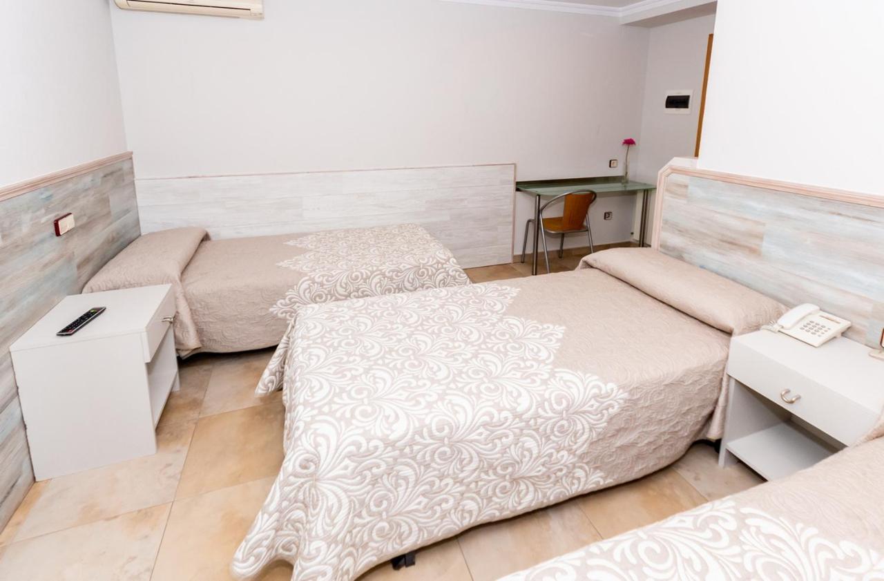 Hostal Viky Мадрид Екстериор снимка