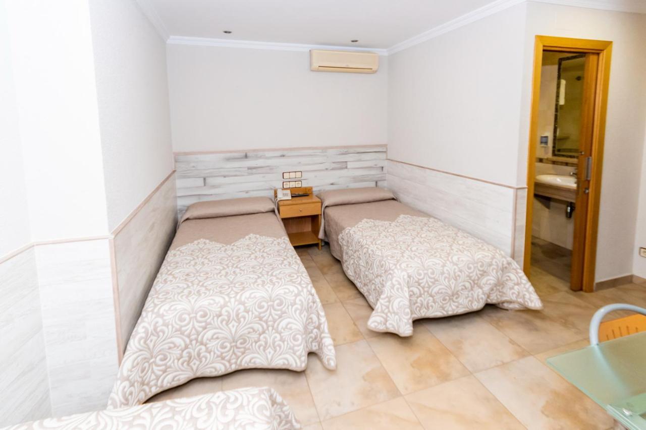 Hostal Viky Мадрид Екстериор снимка