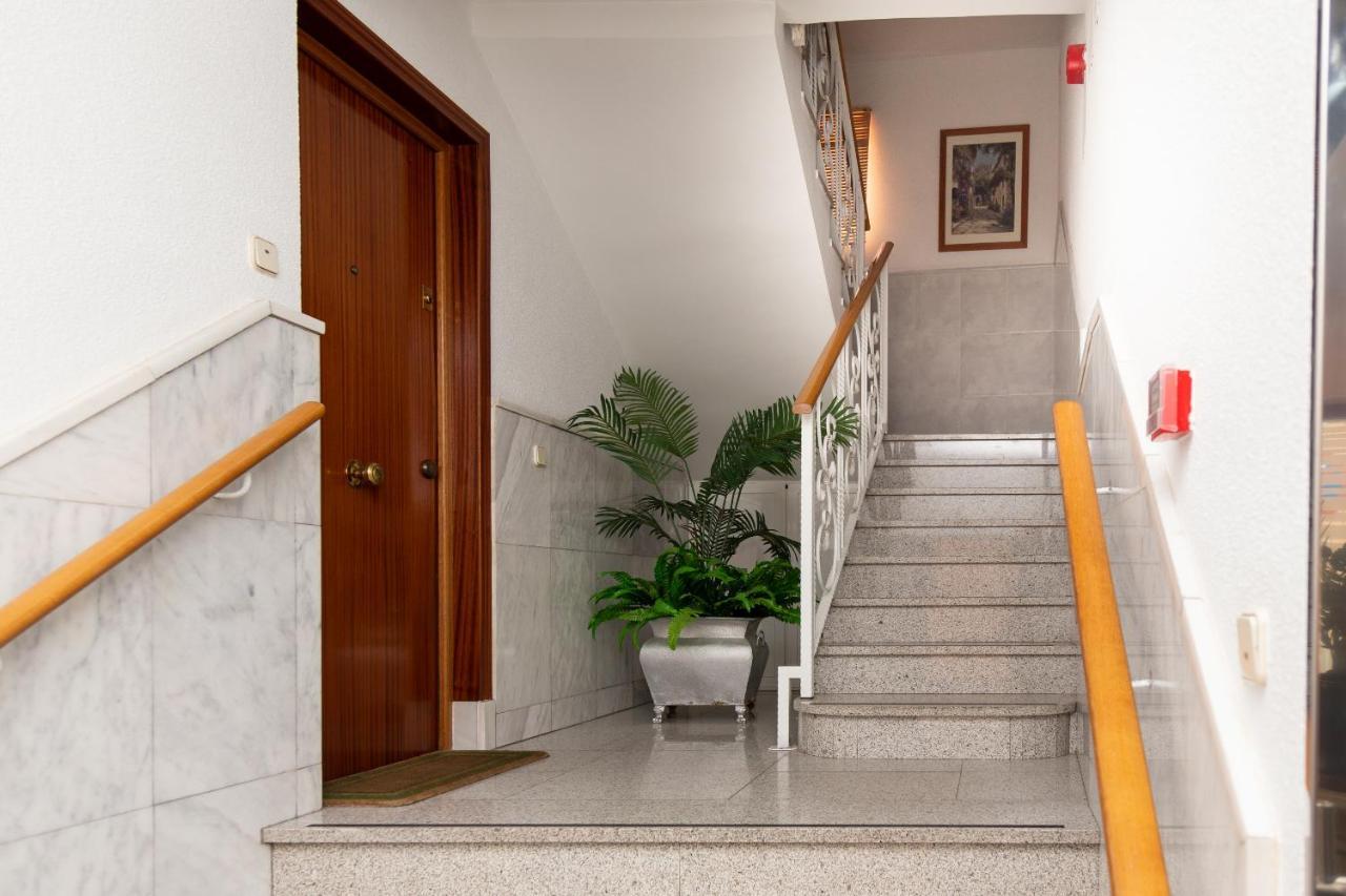 Hostal Viky Мадрид Екстериор снимка